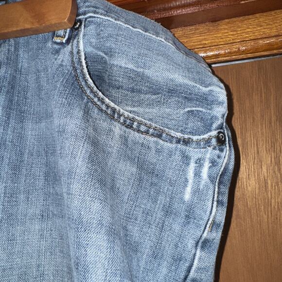 Gap Men's Easy Authentic Jeans Sz 40x30 Blue Denim Light Wash Bleach SPOT ON LEG - Picture 3 of 9